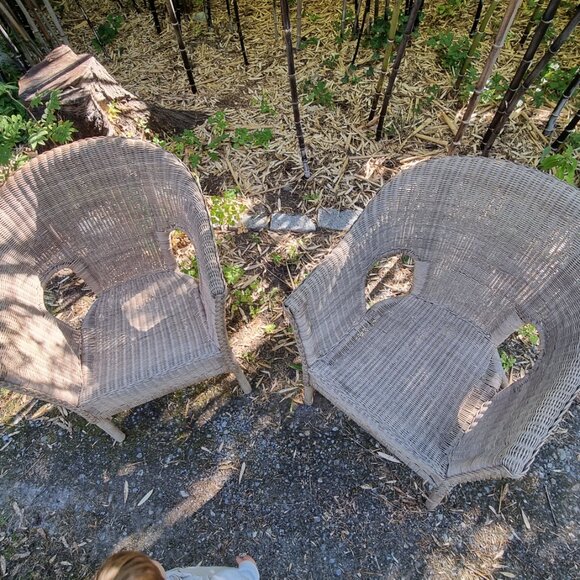 Rattan chairs - Picture 3 of 9